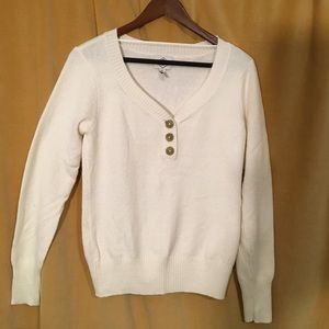 NWOT St. John’s Bay v-neck sweater. Size M.